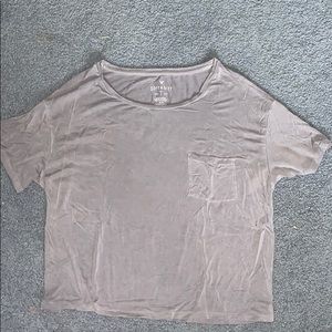 gray boxy tshirt